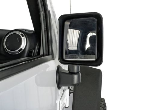 Used 2016 Jeep Wrangler Unlimited Sahara w/ Connectivity Group AWD/4WD image 40