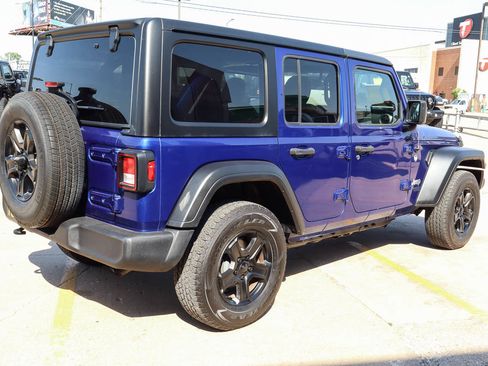 Used 2019 Jeep Wrangler Unlimited Sport S AWD/4WD image 5