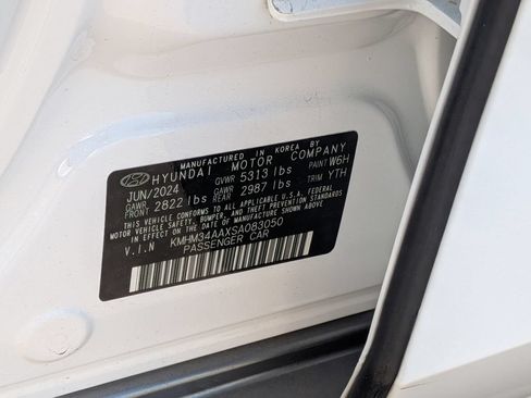 Used 2025 Hyundai Ioniq 6 SEL RWD image 35