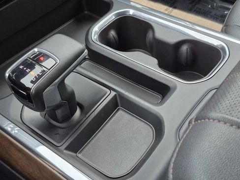 Used 2023 Chevrolet Silverado 1500 High Country w/ High Country Premium Package AWD/4WD image 16