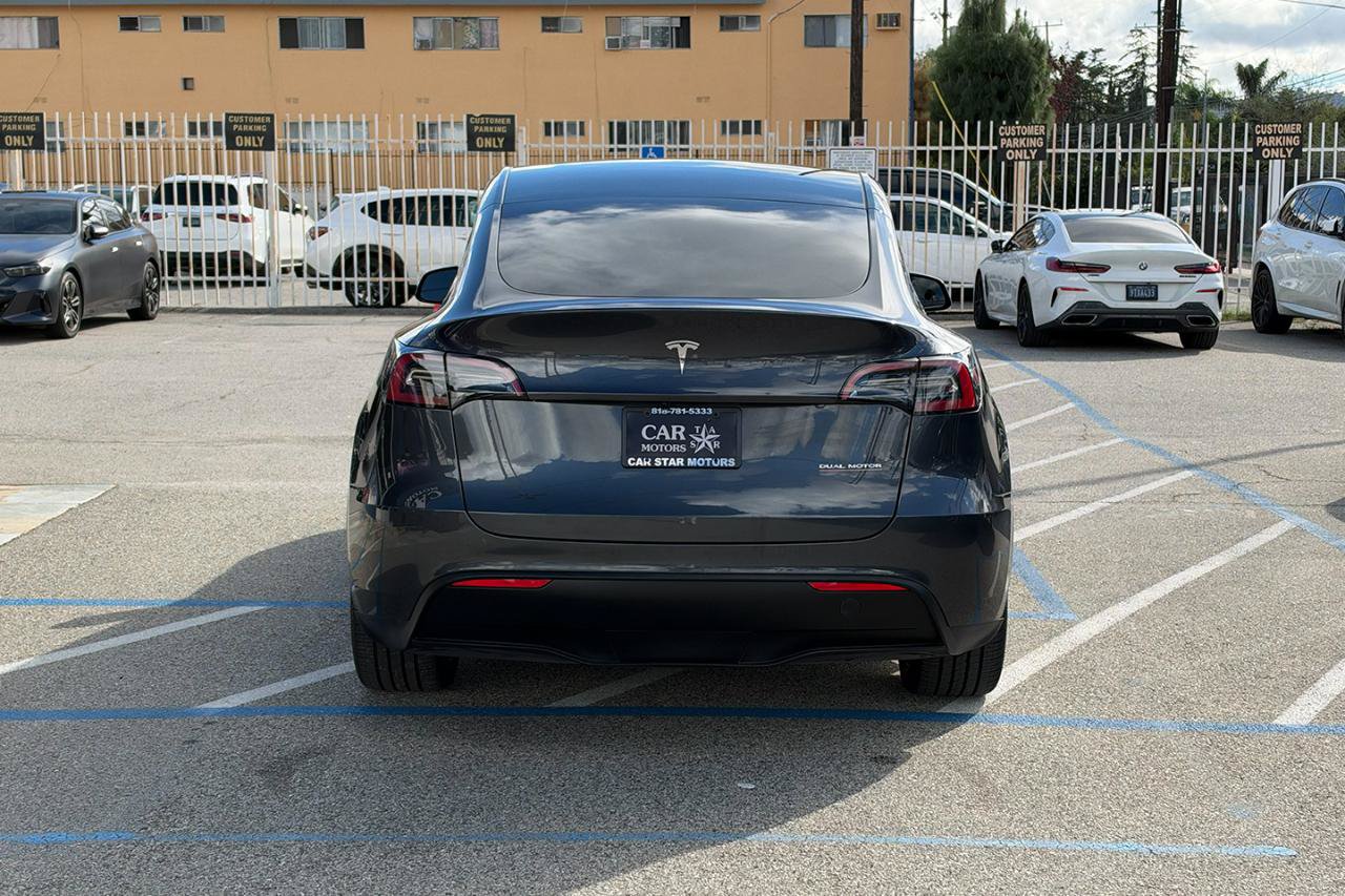 Used 2024 Tesla Model Y Long Range AWD/4WD image 7