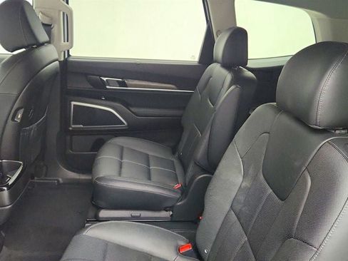 Used 2022 Kia Telluride EX w/ EX Premium Package FWD image 22