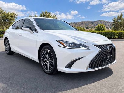 Used 2024 Lexus ES 300h w/ Premium Package
