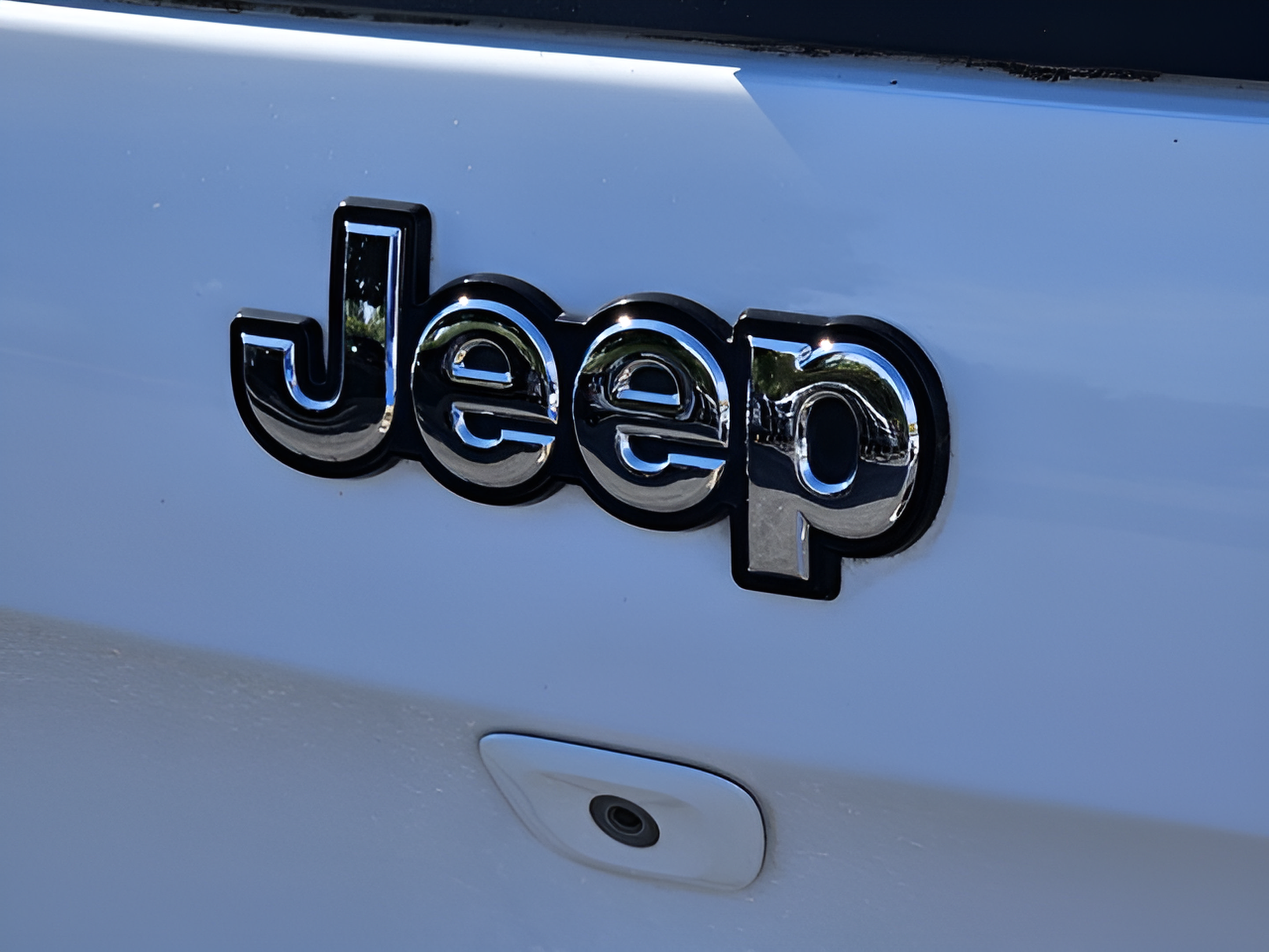 Used 2014 Jeep Cherokee Limited w/ Trailer Tow Group FWD image 27