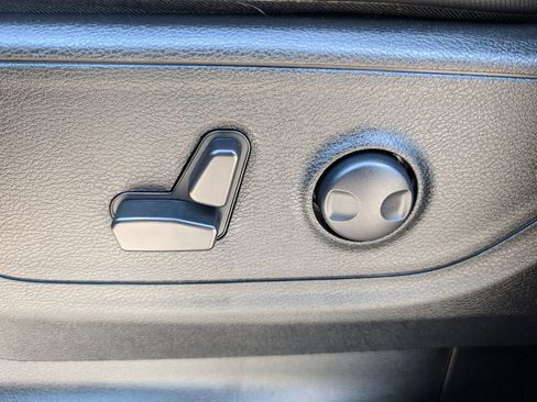 Used 2024 RAM 1500 Big Horn AWD/4WD image 17