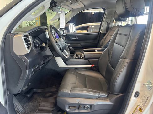 Used 2022 Toyota Tundra SR5 w/ SR5 Premium Package RWD image 14