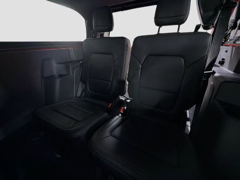 Used 2022 Ford Bronco Badlands w/ Sasquatch Package image 24