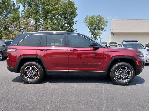 Used 2022 Jeep Grand Cherokee Trailhawk w/ ADV Protech Group II AWD/4WD image 3