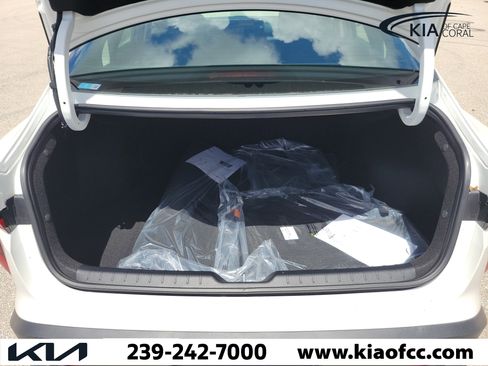 New 2026 Kia K4 FWD image 10