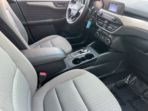 Used 2021 Ford Escape S image 17