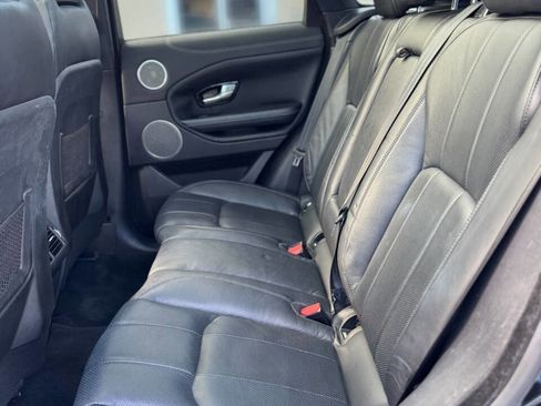 Used 2016 Land Rover Range Rover Evoque SE Premium image 18