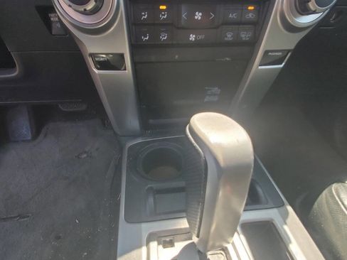 Used 2011 Toyota 4Runner Limited image 19