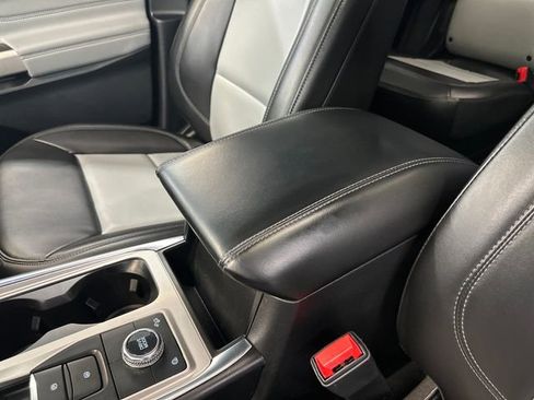Used 2023 Ford Explorer XLT w/ Equipment Group 202A AWD/4WD image 31