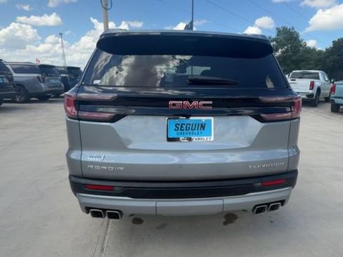 Certified 2026 GMC Acadia Elevation w/ Elevation Premium Package FWD image 7