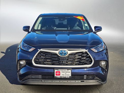 Used 2022 Toyota Highlander LE image 9