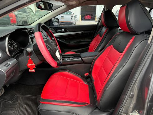 Used 2017 Nissan Maxima 3.5 S FWD image 2