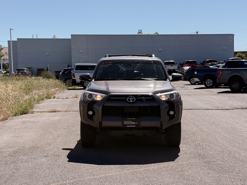 Used 2022 Toyota 4Runner SR5 Premium w/ Moonroof Package AWD/4WD image 9