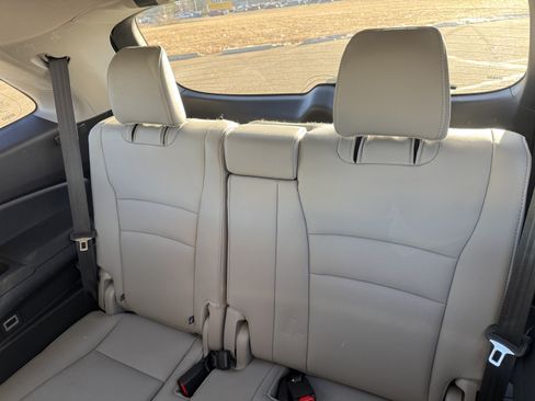 Used 2017 Honda Pilot EX-L image 17