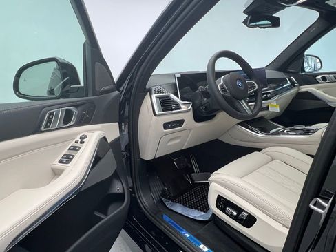 New 2026 BMW X5 xDrive50e w/ M Sport Package AWD/4WD image 22