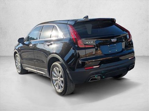 Used 2023 Cadillac XT4 Luxury w/ Cold Weather Package image 7