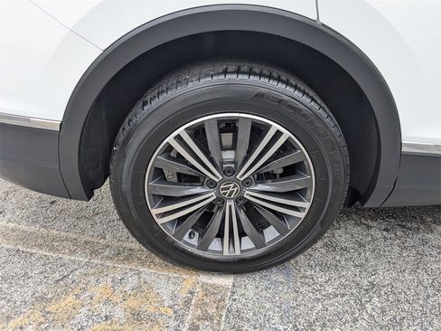 Used 2024 Volkswagen Tiguan Wolfsburg Edition image 33