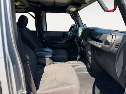 Used 2017 Jeep Wrangler Unlimited Sport AWD/4WD image 15