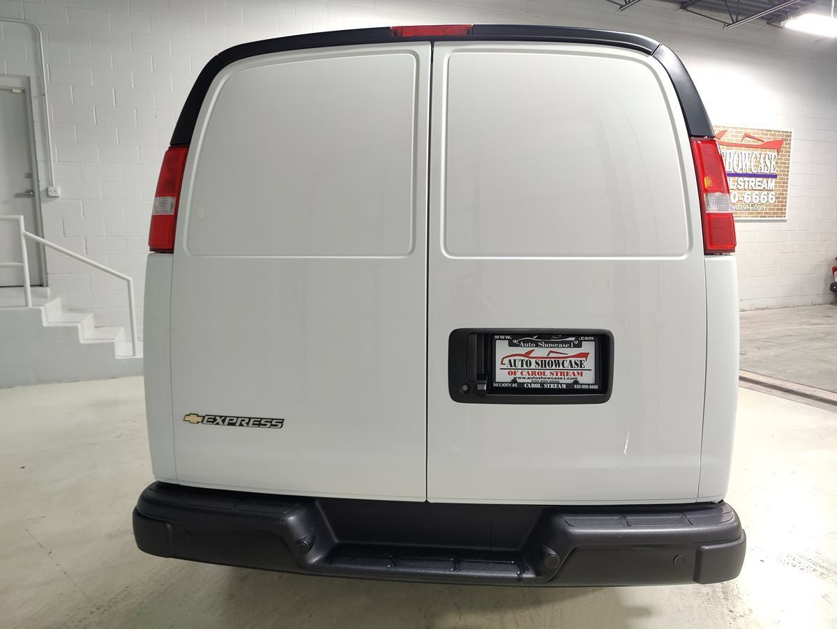 Used 2025 Chevrolet Express 3500 w/ Driver Convenience Package RWD image 8