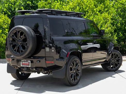 New 2026 Land Rover Defender 110 OCTA AWD/4WD image 9