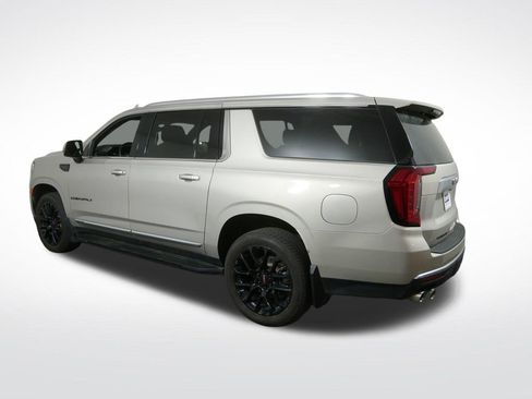 Used 2024 GMC Yukon XL Denali AWD/4WD image 8