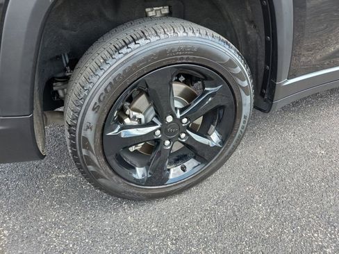 Used 2025 Jeep Grand Cherokee L Limited w/ Black Appearance Package image 7