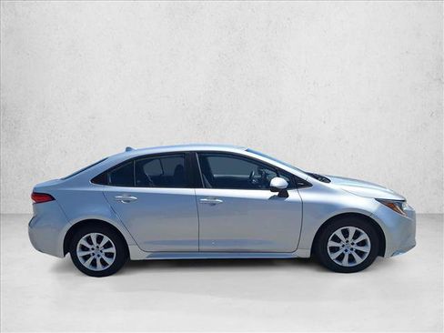 Used 2024 Toyota Corolla LE FWD image 4