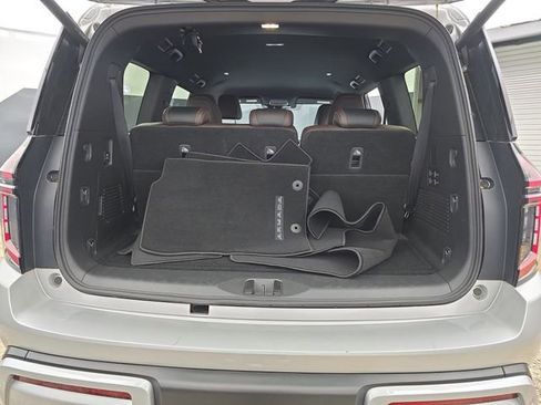 Used 2025 Nissan Armada SL w/ Captain's Chari Seat Package RWD image 41