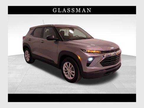 Used 2025 Chevrolet TrailBlazer LS w/ LS Convenience Package image 1