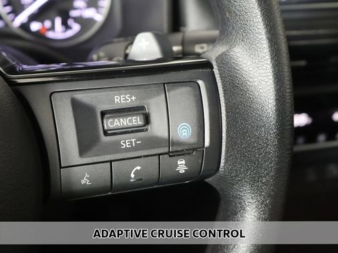 Used 2023 Nissan Rogue SV AWD/4WD image 3