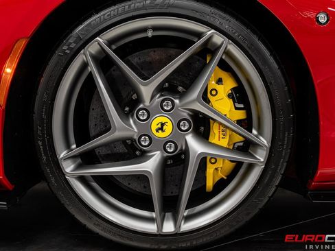Used 2021 Ferrari F8 Tributo RWD image 25