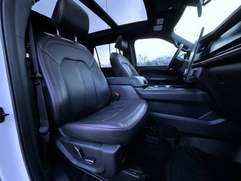 Used 2022 Ford Expedition Max Limited image 17