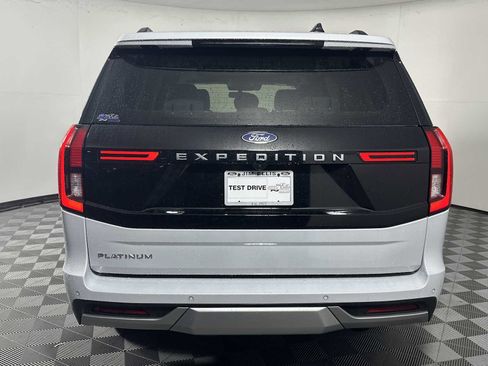 Used 2025 Ford Expedition Platinum image 6