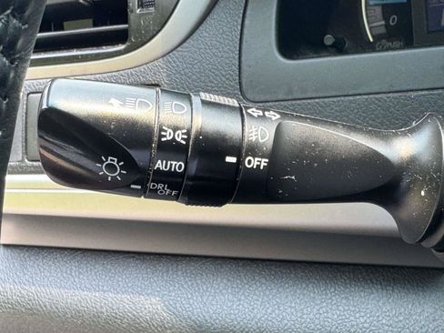 Used 2014 Toyota Camry SE FWD image 20