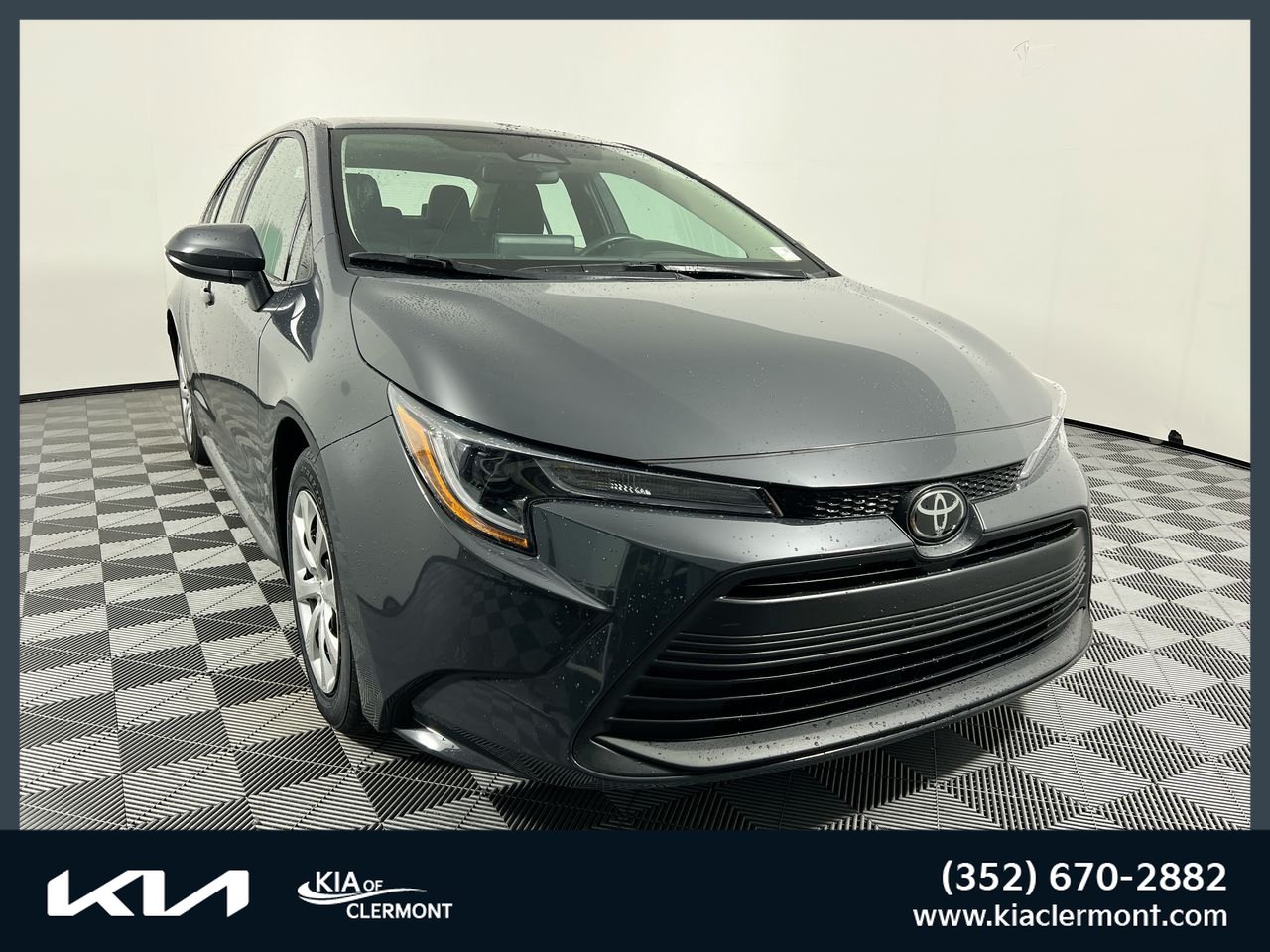 Used 2024 Toyota Corolla LE FWD image 1