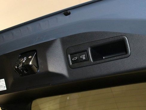 Used 2023 Subaru Solterra Limited image 32