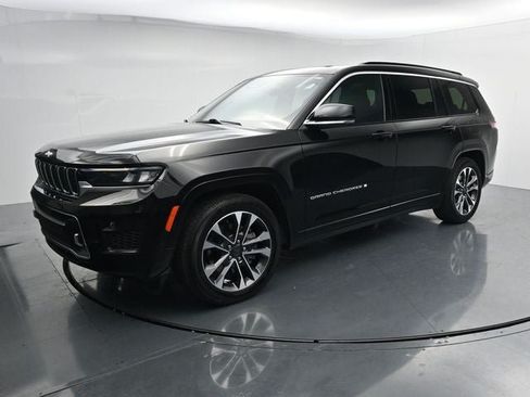 Used 2025 Jeep Grand Cherokee L Overland w/ Luxury Tech Group IV AWD/4WD image 4