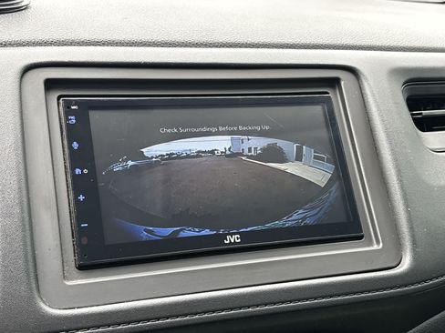 Used 2019 Honda HR-V LX image 22