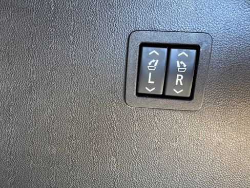 Used 2018 Buick Enclave Avenir w/ Avenir Technology Package image 20