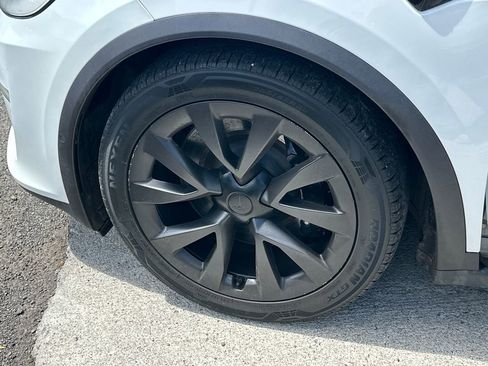 Used 2022 Tesla Model X AWD/4WD image 11