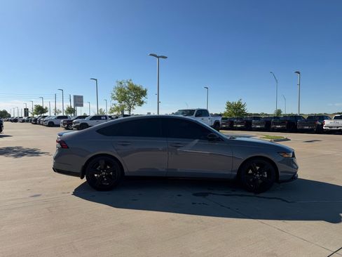 Used 2024 Honda Accord Sport image 7