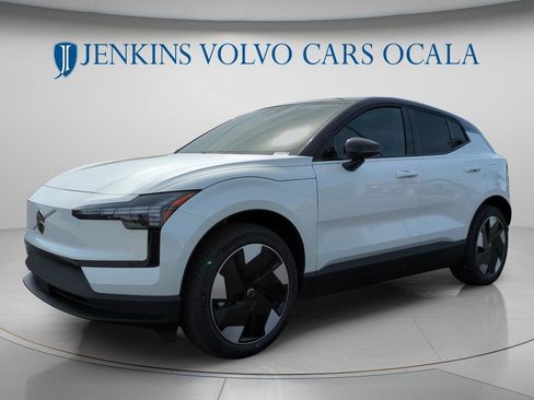 New 2026 Volvo EX30 Plus w/ Climate Package RWD image 7