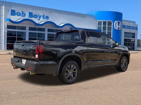 Used 2024 Honda Ridgeline Sport image 4