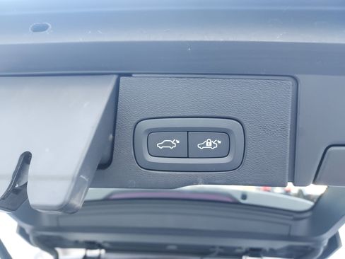 Used 2024 Volvo XC60 B5 Core w/ Climate Package image 22