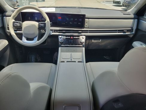 Used 2025 Hyundai Santa Fe SEL FWD image 12