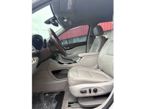 Used 2020 GMC Acadia SLT FWD image 10